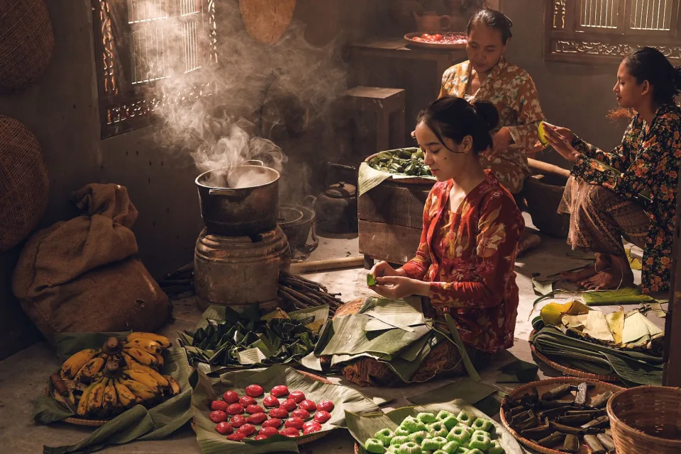Khu bàn ngoài sân